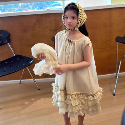 26年春夏新款小女孩洋气无袖丝绸下摆木耳花边纯色连衣裙民族风