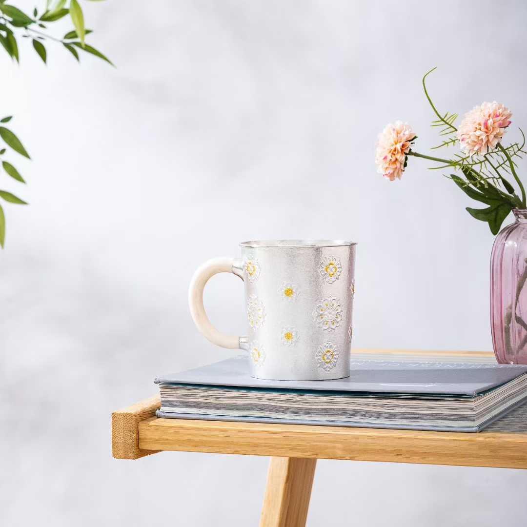 蜂鸟工坊预售纯银杯子银水杯錾刻宝相花嵌金马克杯杯高档手工杯子