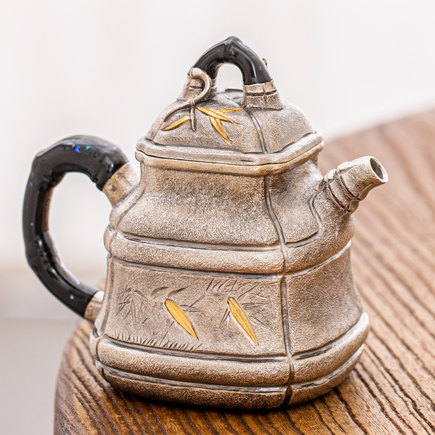 蜂鸟傳家 漆把漆钮竹节錾刻竹叶竹节嘴一块料小壶