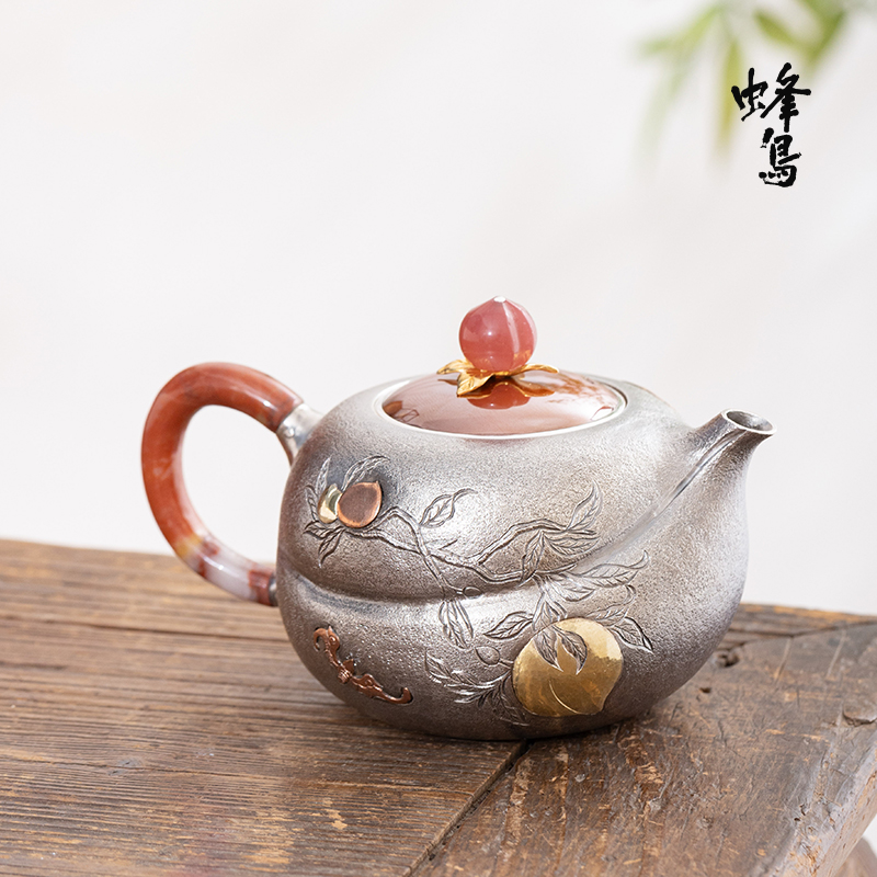 名匠优选 黄龙玉把桃子钮铜盖錾刻桃子腰线小壶