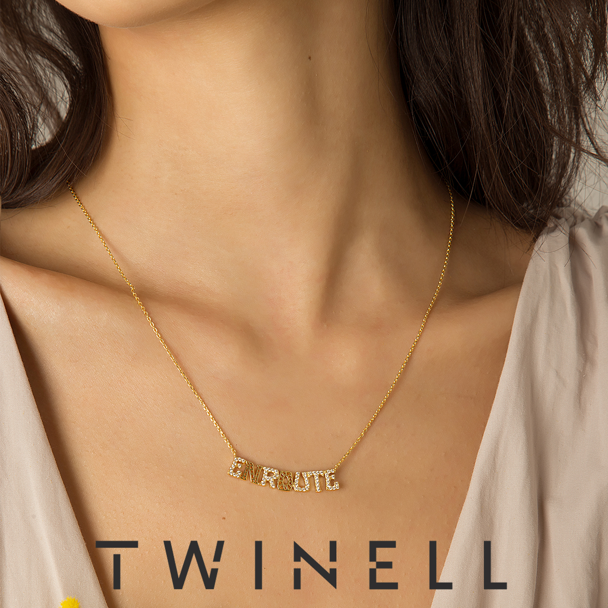 Twinell字母锆石镶项链女