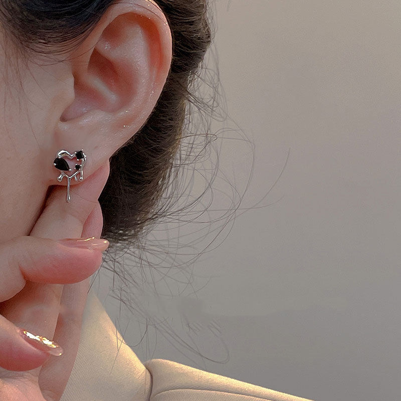 丽沁S925纯银爱心耳钉暗黑风女潮简约设计小众百搭冷淡风时尚首饰