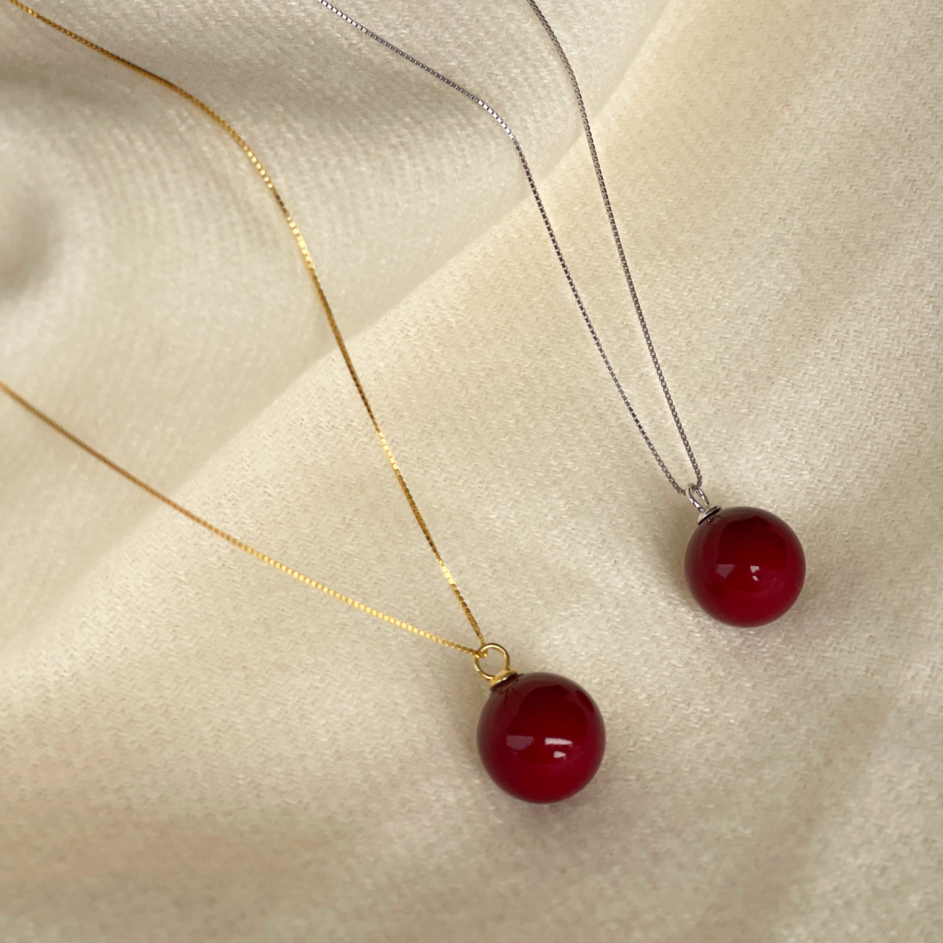 丽沁S925纯银气质酒红色珠珠项链女复古港风吊坠简约优雅颈链