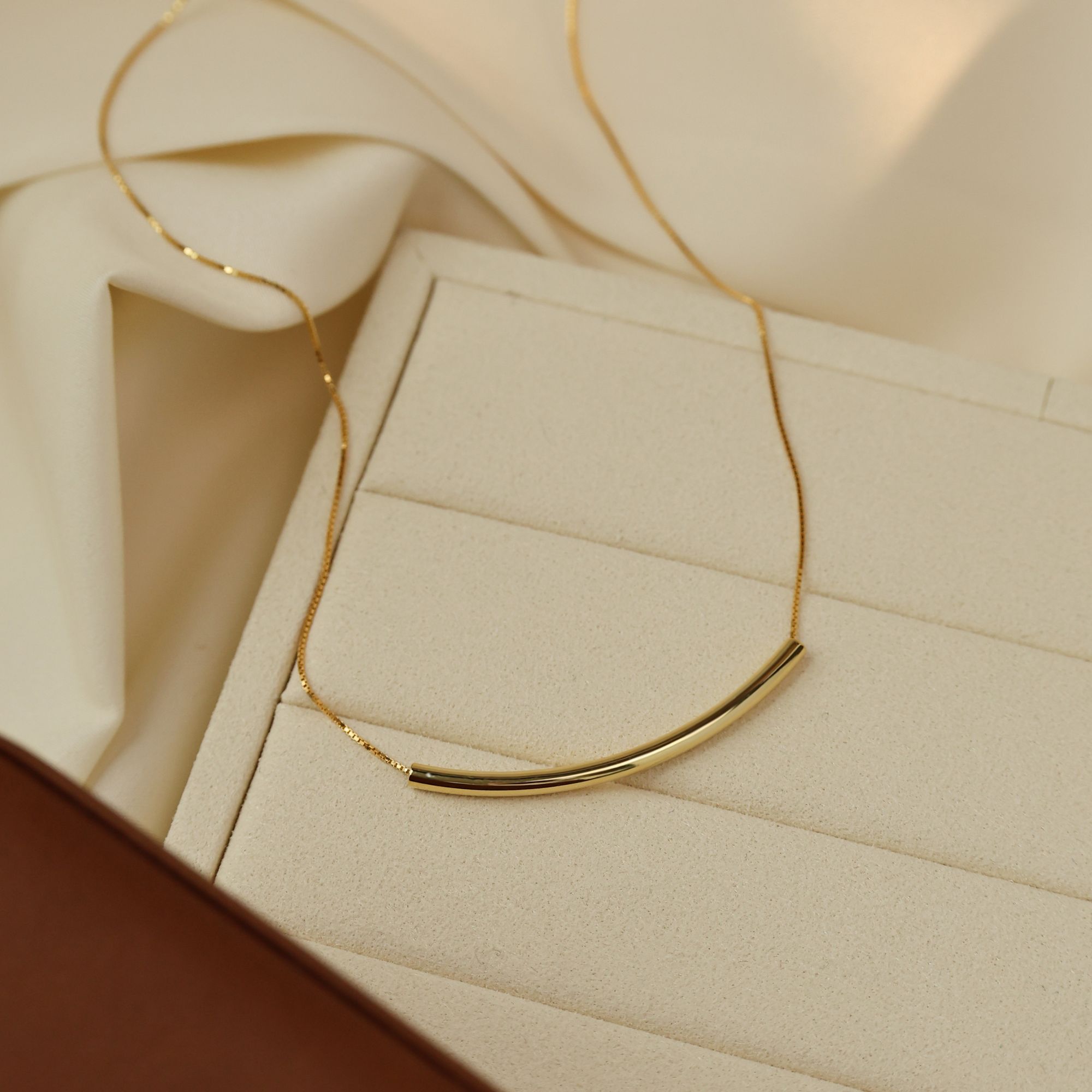 气质微笑银链轻奢时尚精致项链女