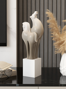 马客厅摆件高级感小众办公室桌面酒柜装饰品轻奢大气乔迁新居礼品