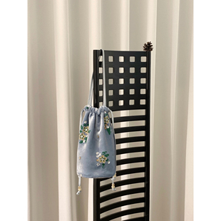 方一维 流光淡蓝丝绒圆筒手提包