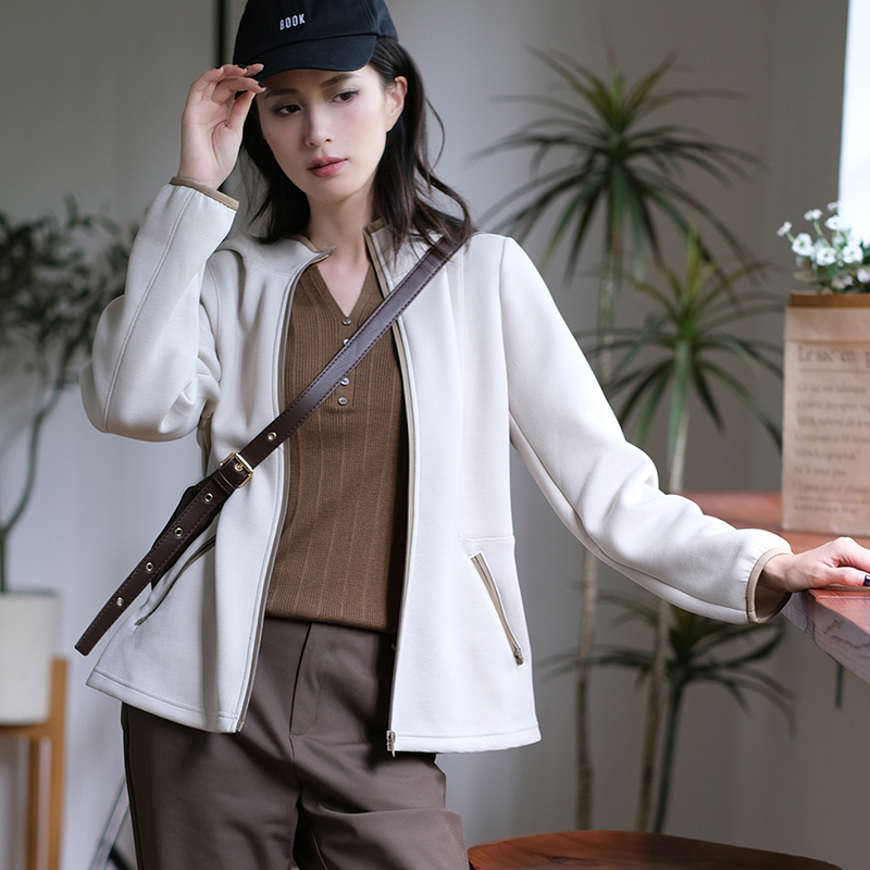 那禾休闲常规运动风短外套