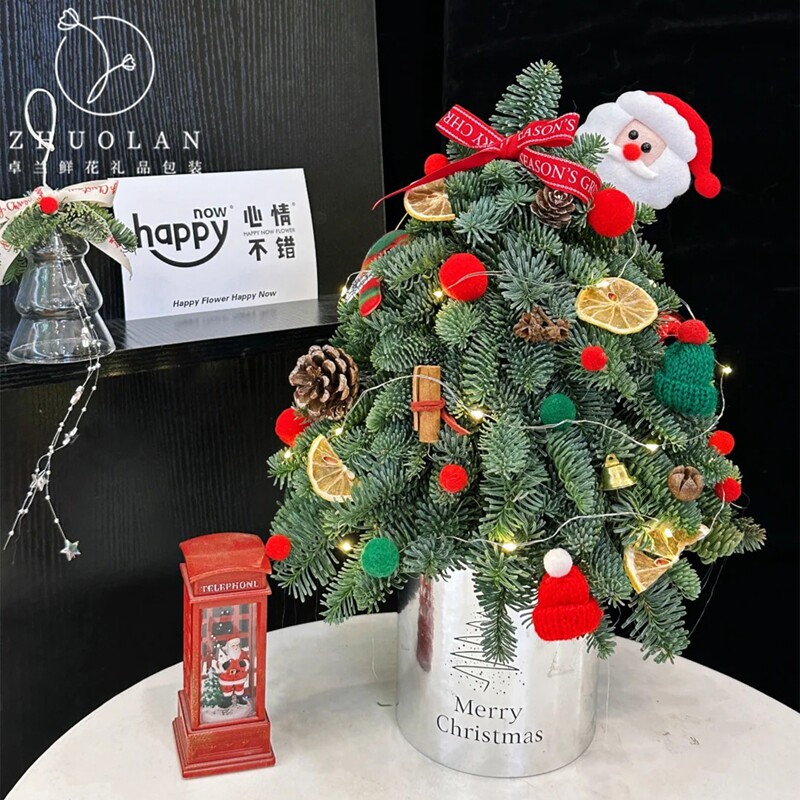 2025圣诞节新品银色抱抱桶圣诞雪花圣诞树草莓塔花束插花小圆桶