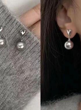 灰色银针高级秋冬银灰色小众珍珠通勤爱心耳钉气质小巧耳环耳饰