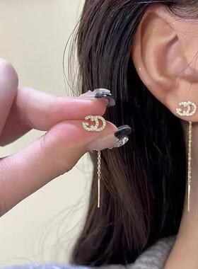 2025新款CG字母耳线轻奢高级感小众设计耳环女气质简约百搭耳饰潮