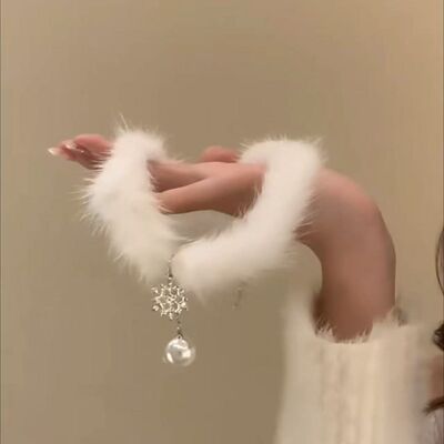 毛绒雪花珍珠项链高级感气质choke锁骨r颈链圣诞节毛衣链气质配饰