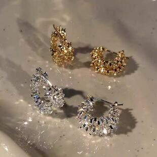 年度z爱!碎银子耳钉女款简约耳环2025新款爆款小众设计高级感耳饰