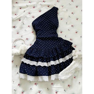 点点繁星 夏季新款韩系财阀千金古着vintage设计感斜肩波点连衣裙