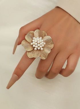 Exaggerate Metal Alloy Pearl Flower Rings for Women Vintage