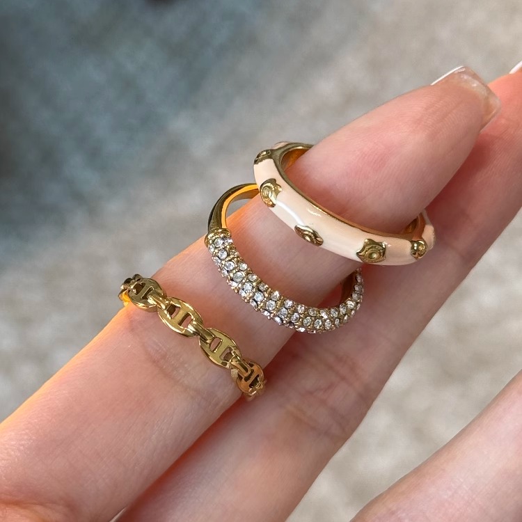 不掉色钛钢戒指女猪鼻满钻滴釉工艺欧美风日常通勤穿搭叠戴食指戒