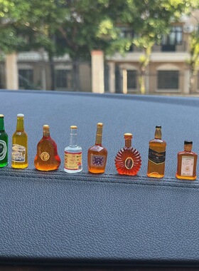 治愈系小酒瓶汽车摆件车载中控台大屏后视镜电动车内桌面装饰用品