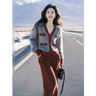 JOYIASS秋冬高级松弛感慵懒风穿搭灰色休闲针织毛衣红色裤子女士