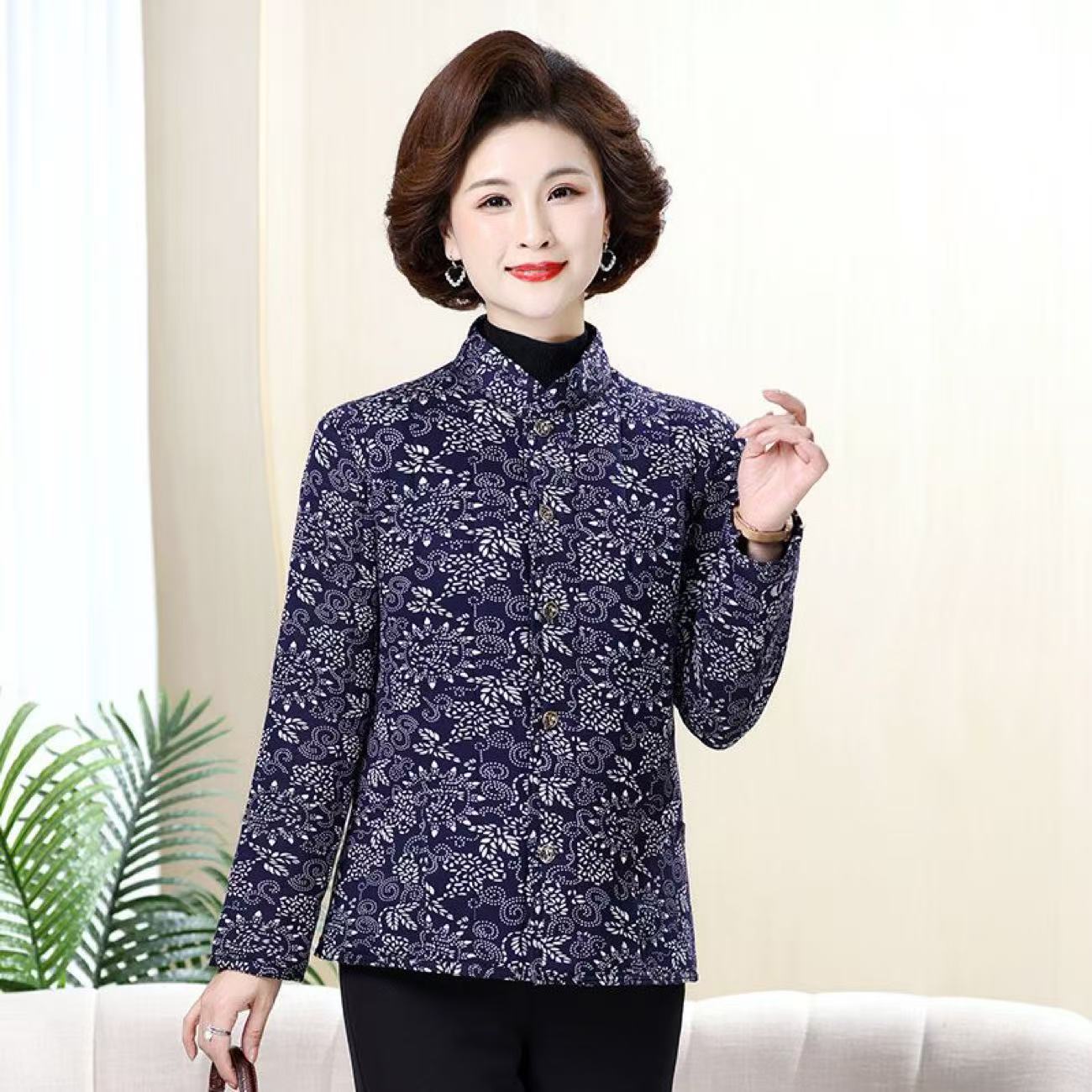 冬季婆婆时尚棉衣女妈妈驼绒外套碎花百搭中老年抗寒棉服纽扣开衫