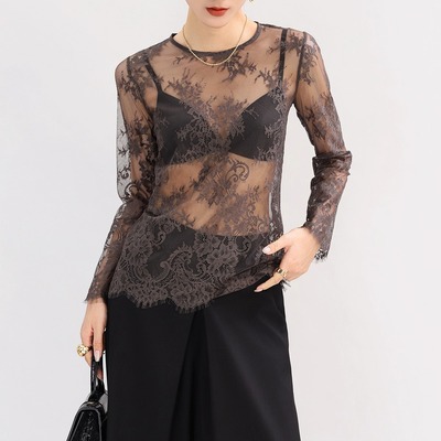灰色圆领蕾丝打底衫女花边宽松