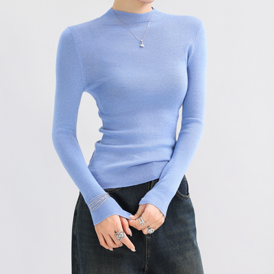 蓝色半高领羊毛打底衫内搭修身