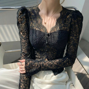 黑色V领蕾丝打底衫女内搭磨毛泡泡袖收腰性感短款修身上衣高级感