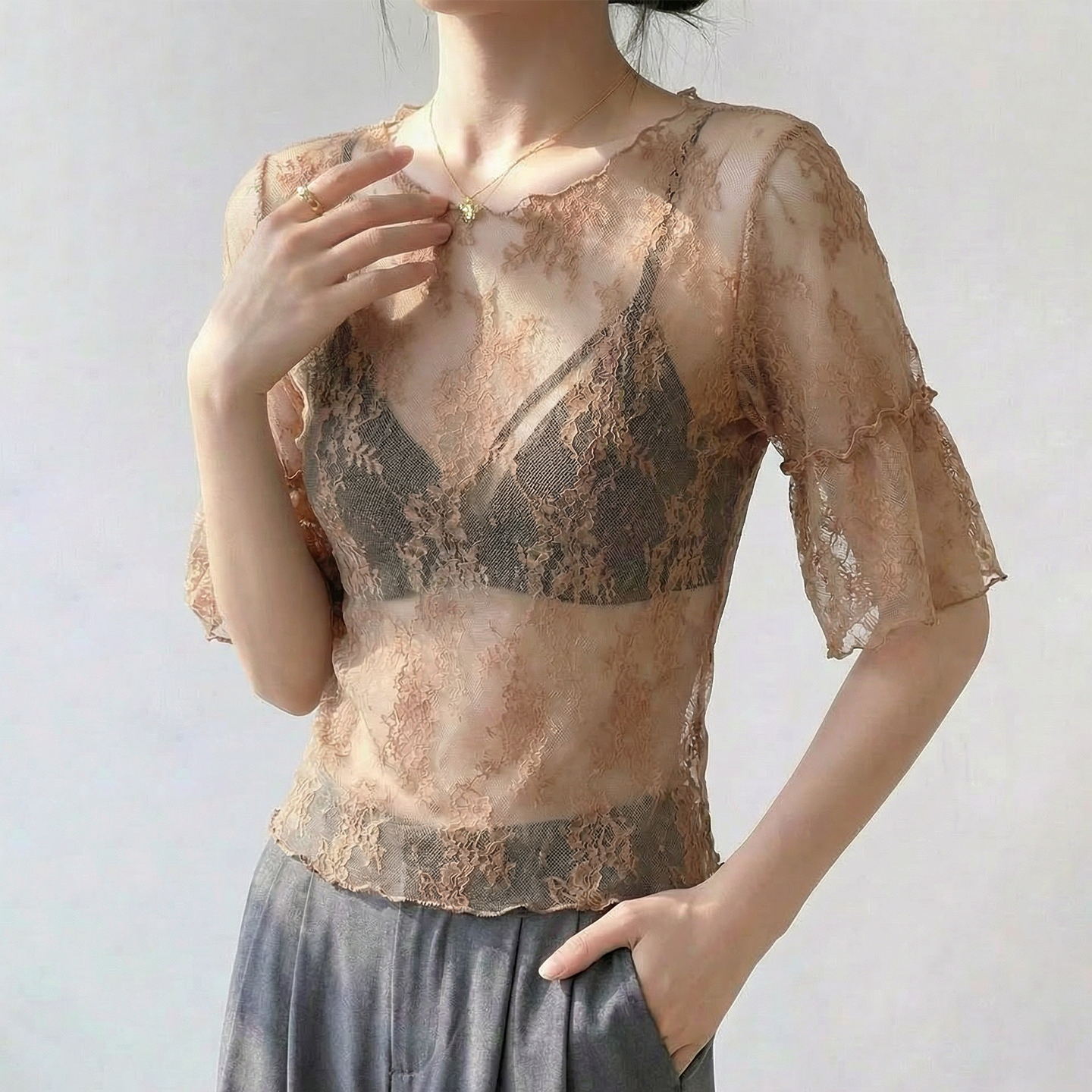 咖色蕾丝短袖上衣女夏2026新款高级感绝美喇叭袖镂空薄款网纱t恤