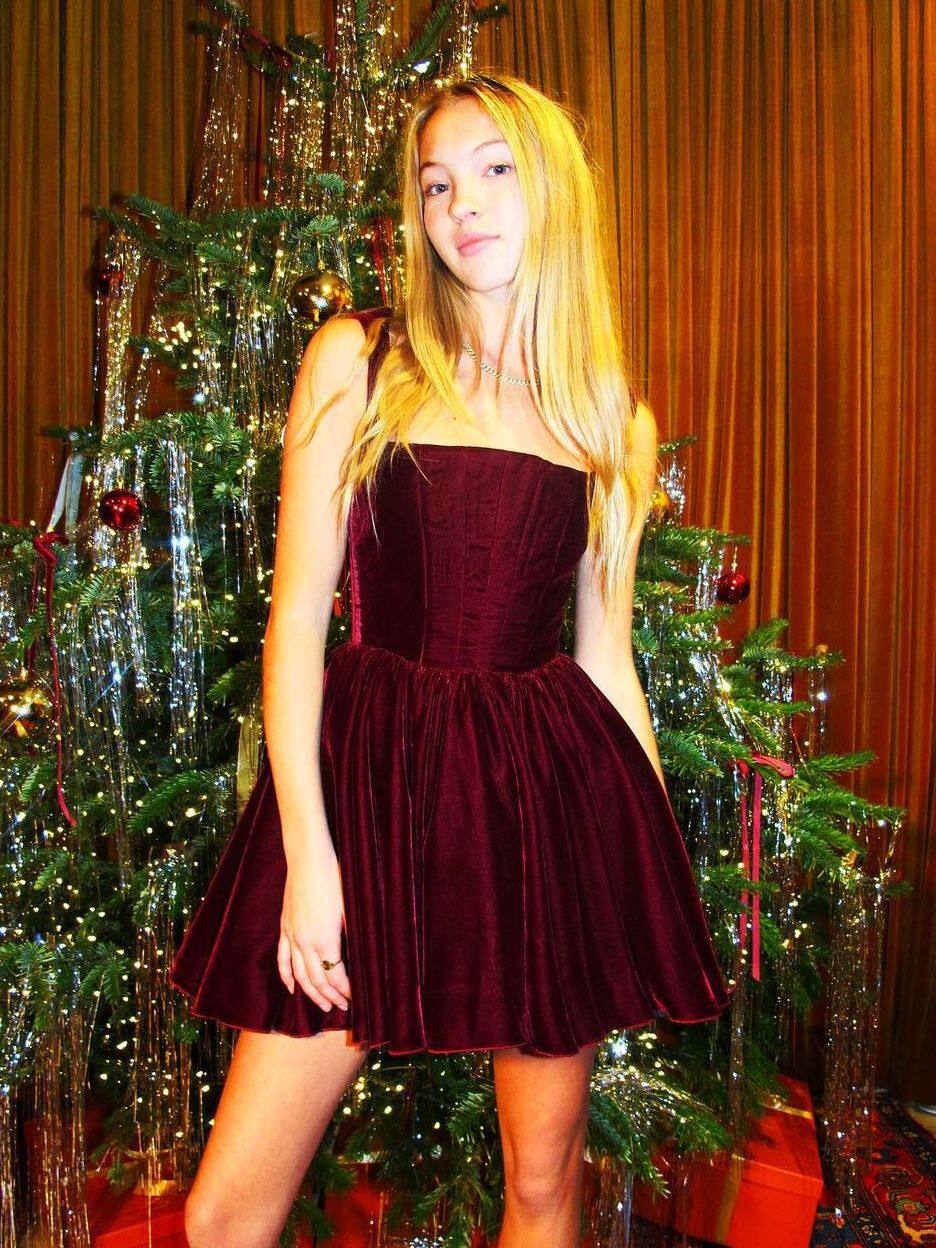 辣妹欧美礼服圣诞节派对短裙一字领吊带连衣裙Sexy party dress