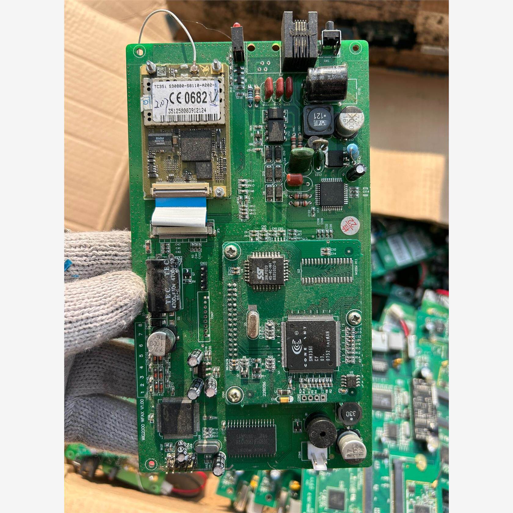 无线传真板,主要元件为一个西门子tc35i模块,一块传真解码