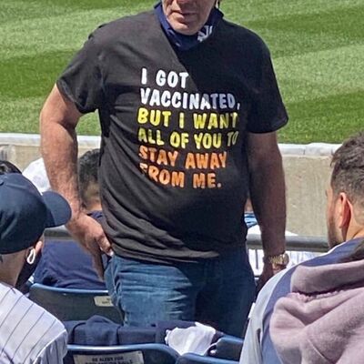 I Got Vaccinated stay away from me有趣味疫苗英文字母短袖t恤