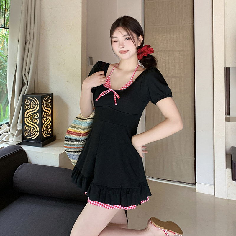 新款黑色微胖大码泳衣女撞色挂脖连体裙式遮肚显瘦ins保守泡温泉