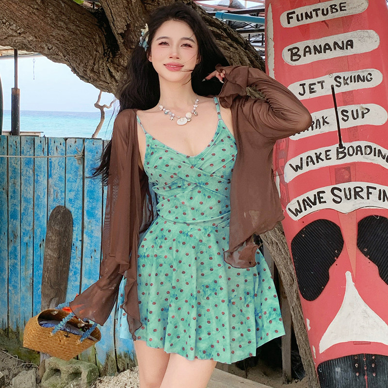 新款微胖大码连体泳衣女三件套带罩衫独立裙子波点复古高级感温泉