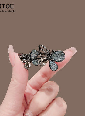 灰色时尚镂空蝴蝶鸭夹甜美高级感侧边夹轻奢简约气质猫眼石一字夹