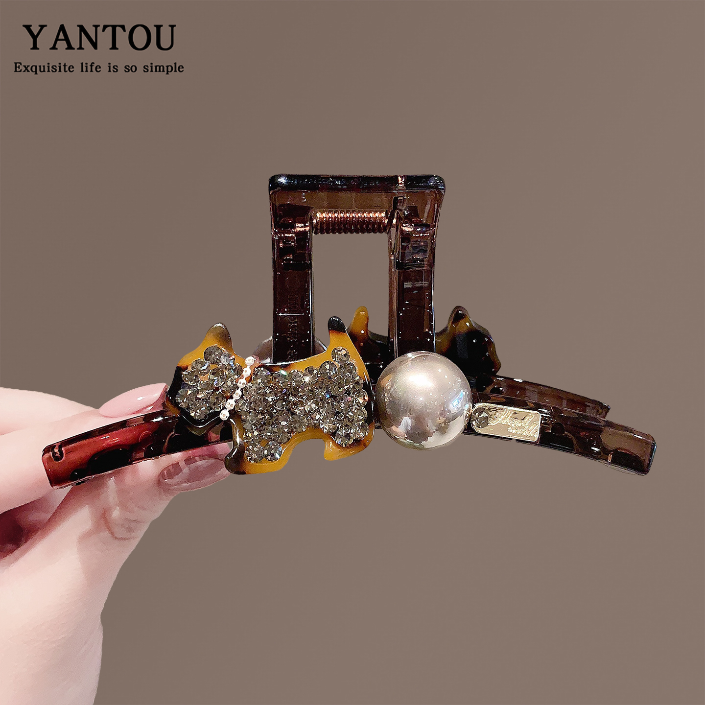 简约小狗珍珠鲨鱼夹后脑勺盘发夹