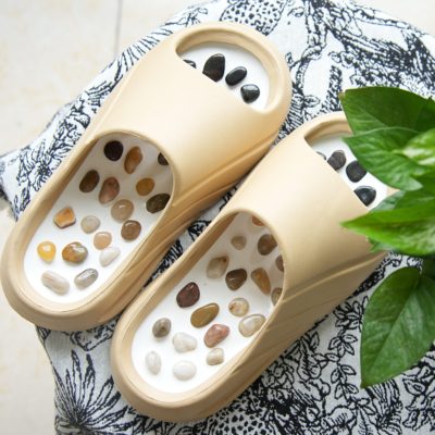 鹅卵石足拖鞋足疗垫穴位