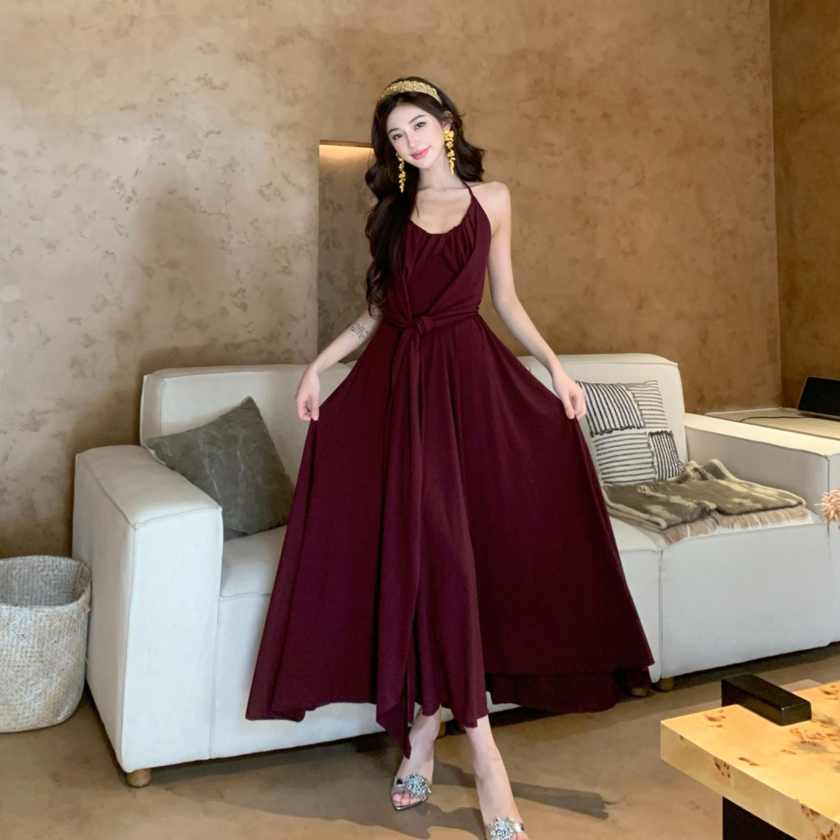 woppei 法式慵懒感U领设计连衣裙气质高级感收腰露背挂脖吊带裙