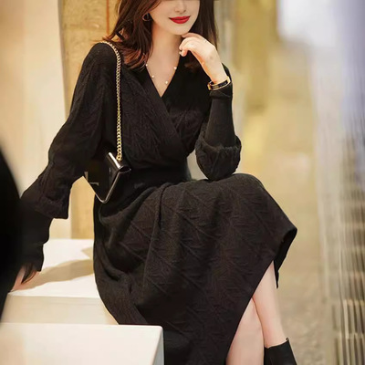 法式赫本风名媛长裙高级感黑色打底针织连衣裙子女秋冬高腰显瘦