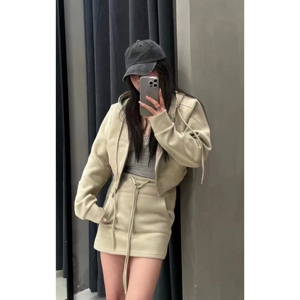 chroom 2024春季新款韩版连帽短款外套+高腰包臀短裙休闲套装女