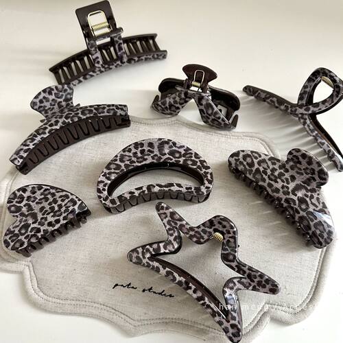Retro fashion gray leopard print clip ins with high-end