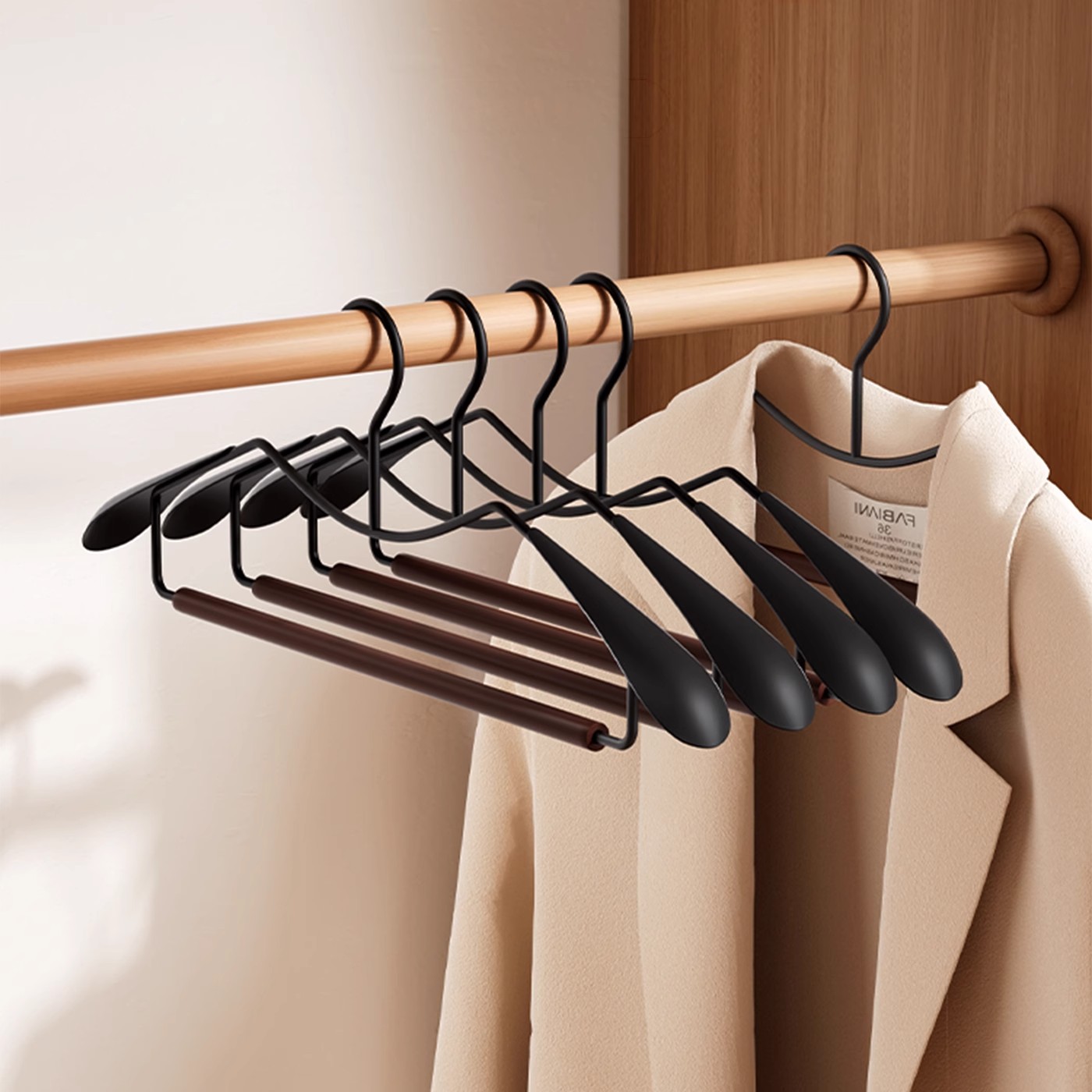整理师推荐榉木短颈衣架家用挂衣防滑无痕轻奢高级衣服挂架衣撑子
