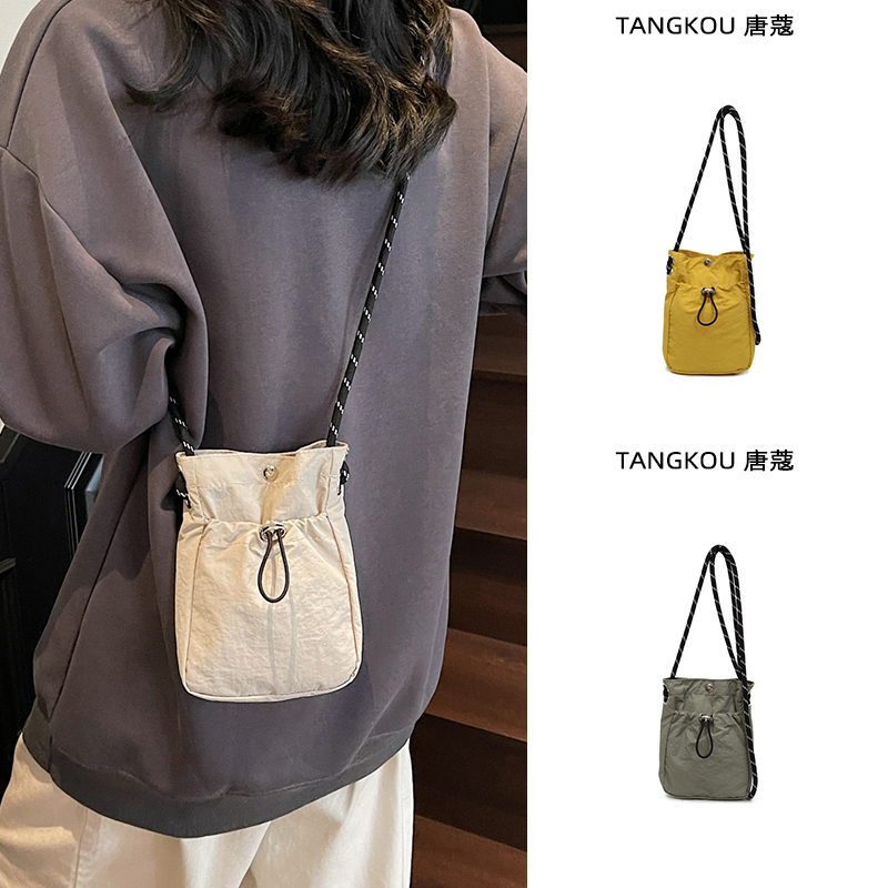 轻便斜挎包户外登山包运动手机包