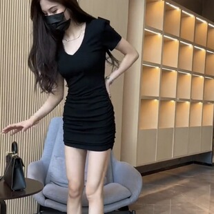纯欲风辣妹V领短袖连衣裙女夏季紧身弹力褶皱包臀裙镂空露腰短裙