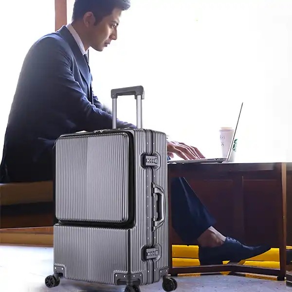 燃威比维特左欧THRAIR【德国品质】2020高端时尚行李箱XB032，J