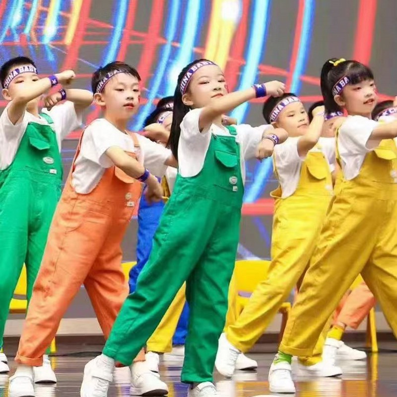 六一彩色演出服幼儿园啦啦操服装