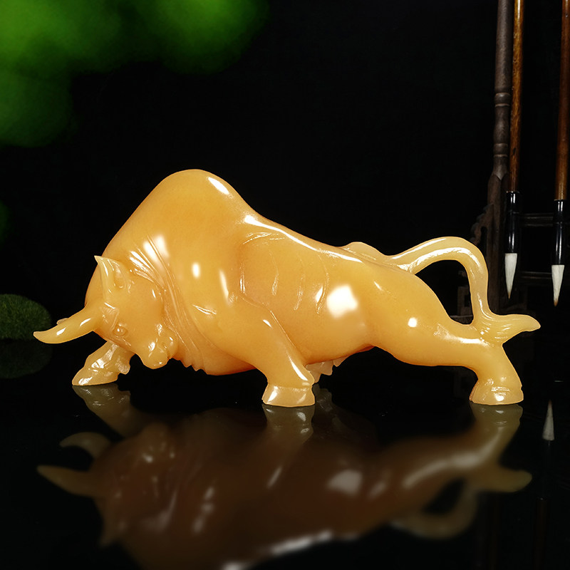 天然米黄玉十二生肖牛摆件华尔街牛招财风水家居客厅玄关开业礼品