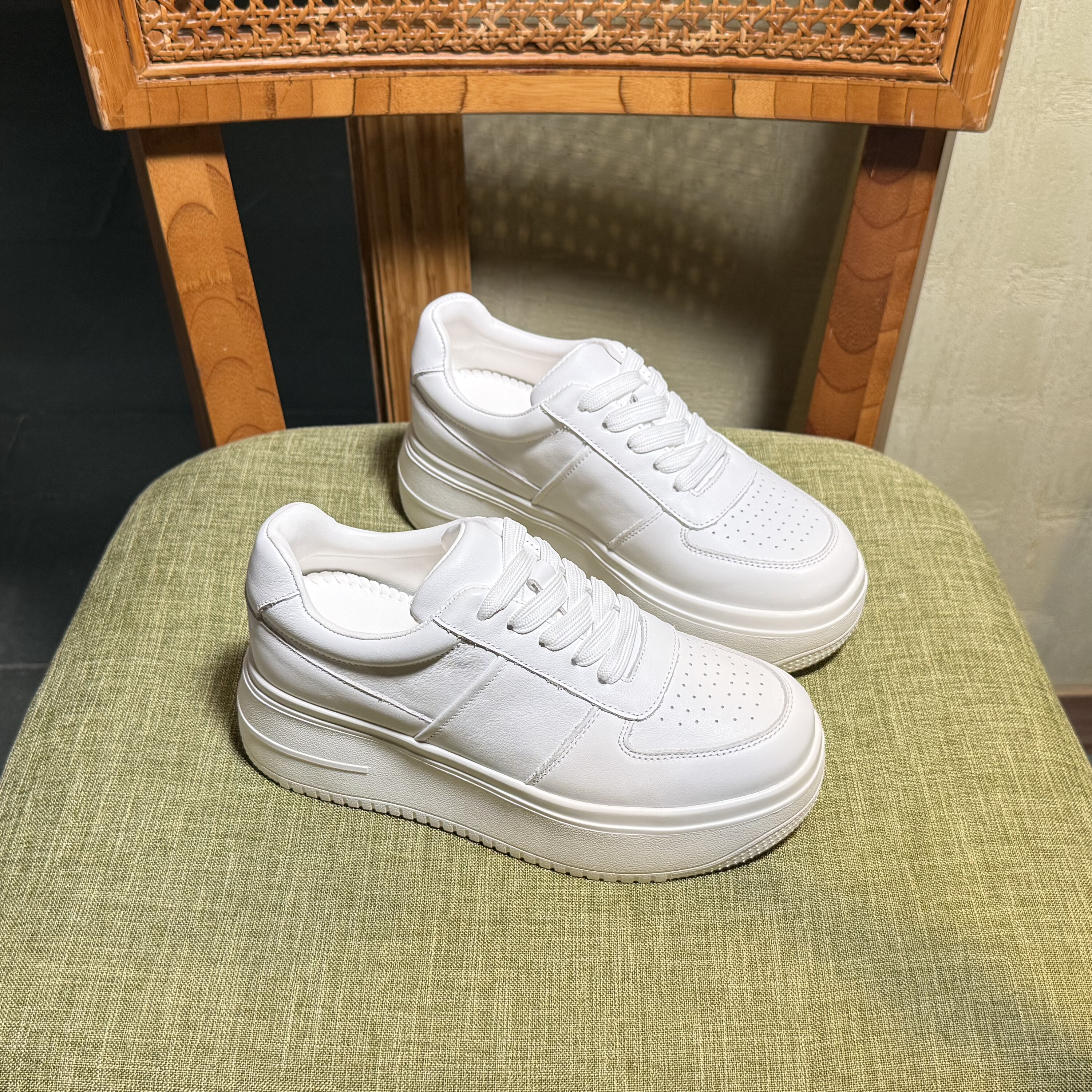 6CM增高头层牛皮女小白鞋新款