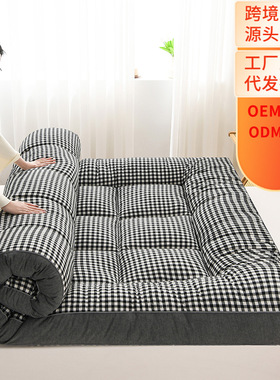 Thick and warm mattress cushion, foldable