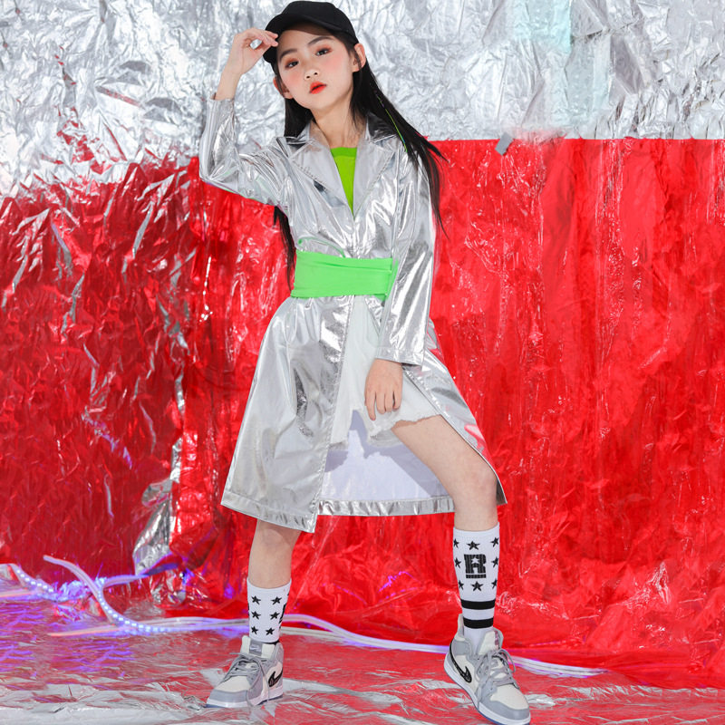 2026新款女童科技感走秀服装潮儿童爵士舞演出服套装银色摇滚小学