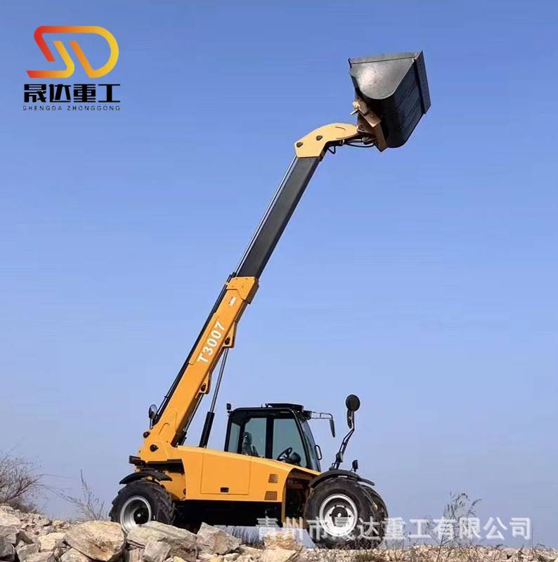 四驱小型液压装机场农用铲车养殖抓草建筑多功能伸缩臂装载载机