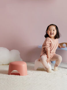 懒地家用儿童凳塑料凳北欧家用客厅凳浴室洗澡垫脚凳穿鞋可爱板凳