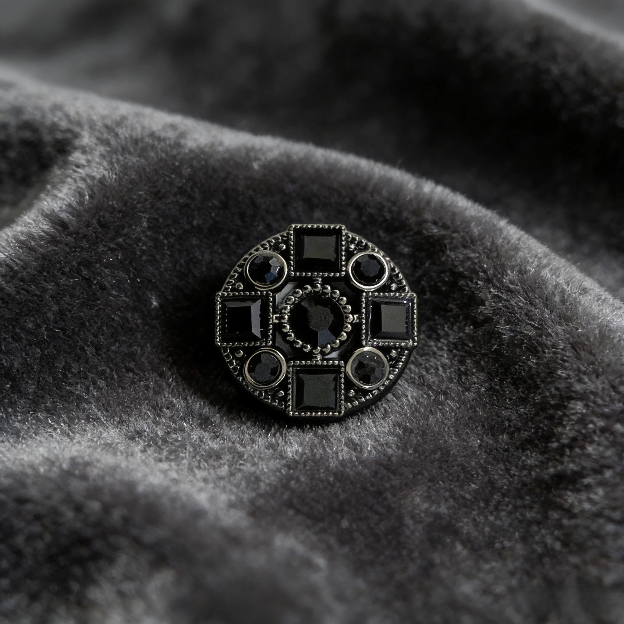 YES艺森镶钻合金纽扣小香风外套